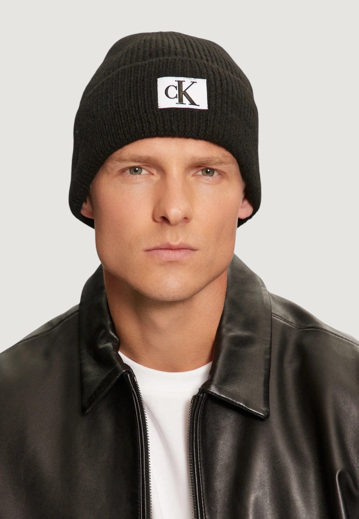 Cap Calvin Klein Jeans SEASONAL PATCH BEANIE