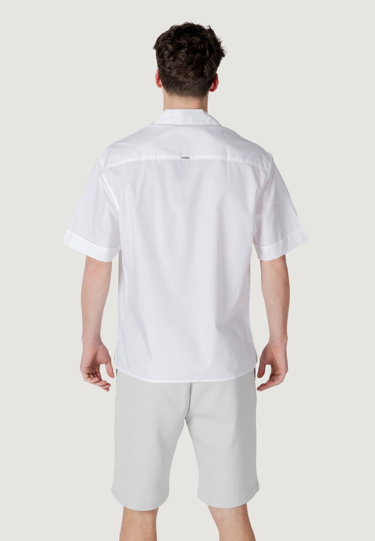 Camicia manica corta Antony Morato GRANADA RELAXED FIT WITH LOGOED METAL BADGE