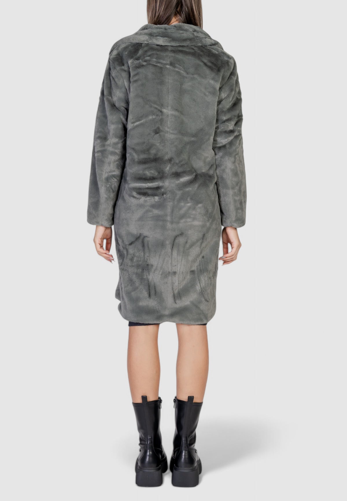 Ecologic fur coats Ichi IHHAYA JA