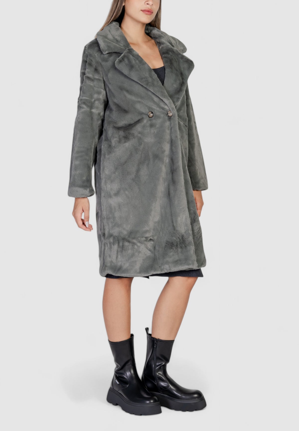 Ecologic fur coats Ichi IHHAYA JA