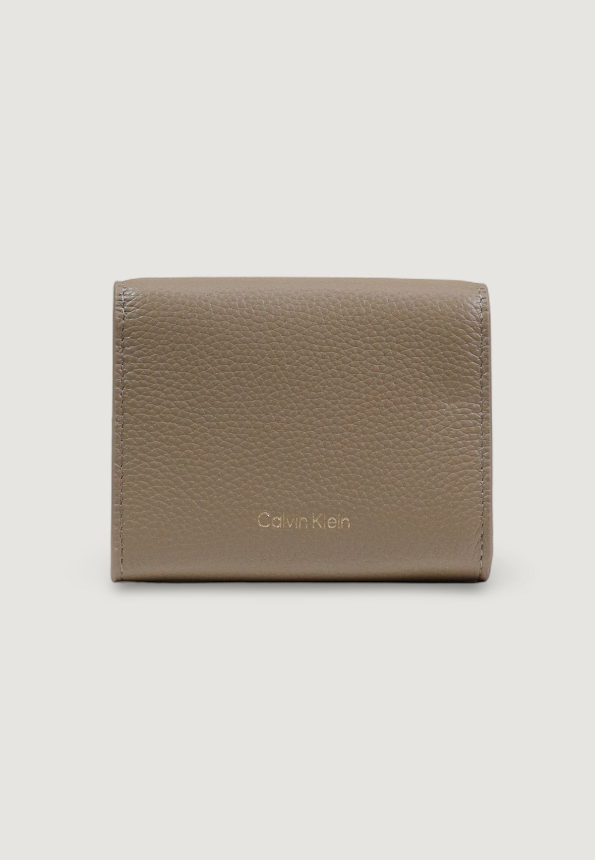 Portafoglio piccolo Calvin Klein EMBLEM HW PEBBLE TRIFOLD W/ZIP