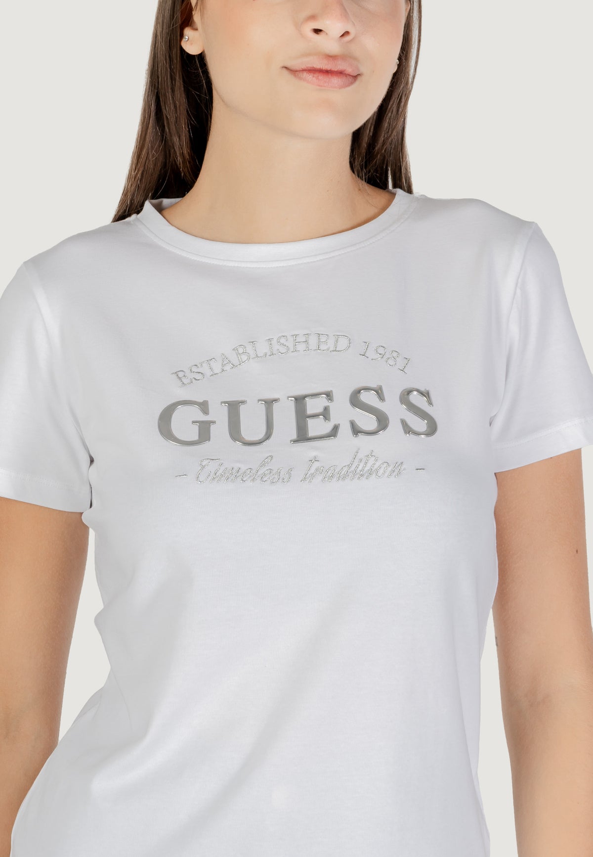 T-shirt Guess Active NINA SS CN T-SHIRT