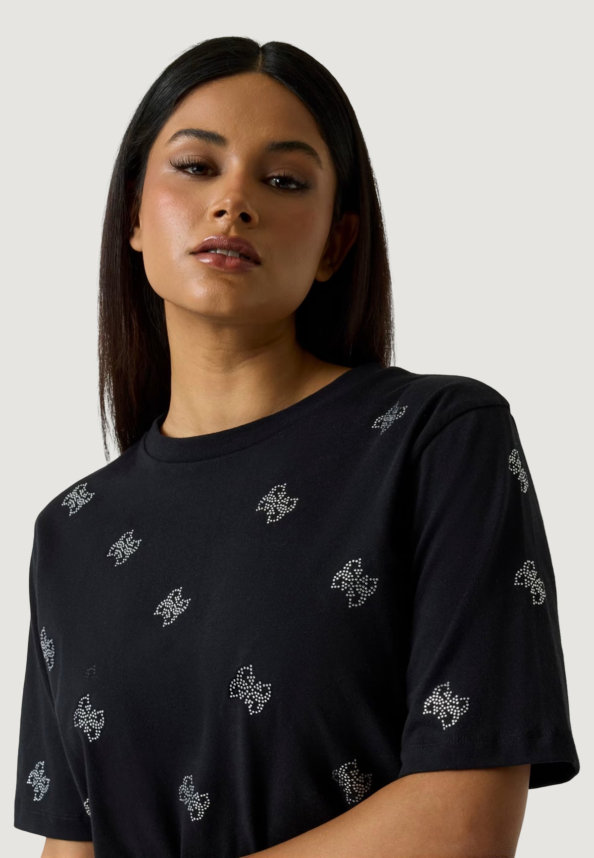 T-shirt Guess Active SILVY 4G SS CN T-SHIRT