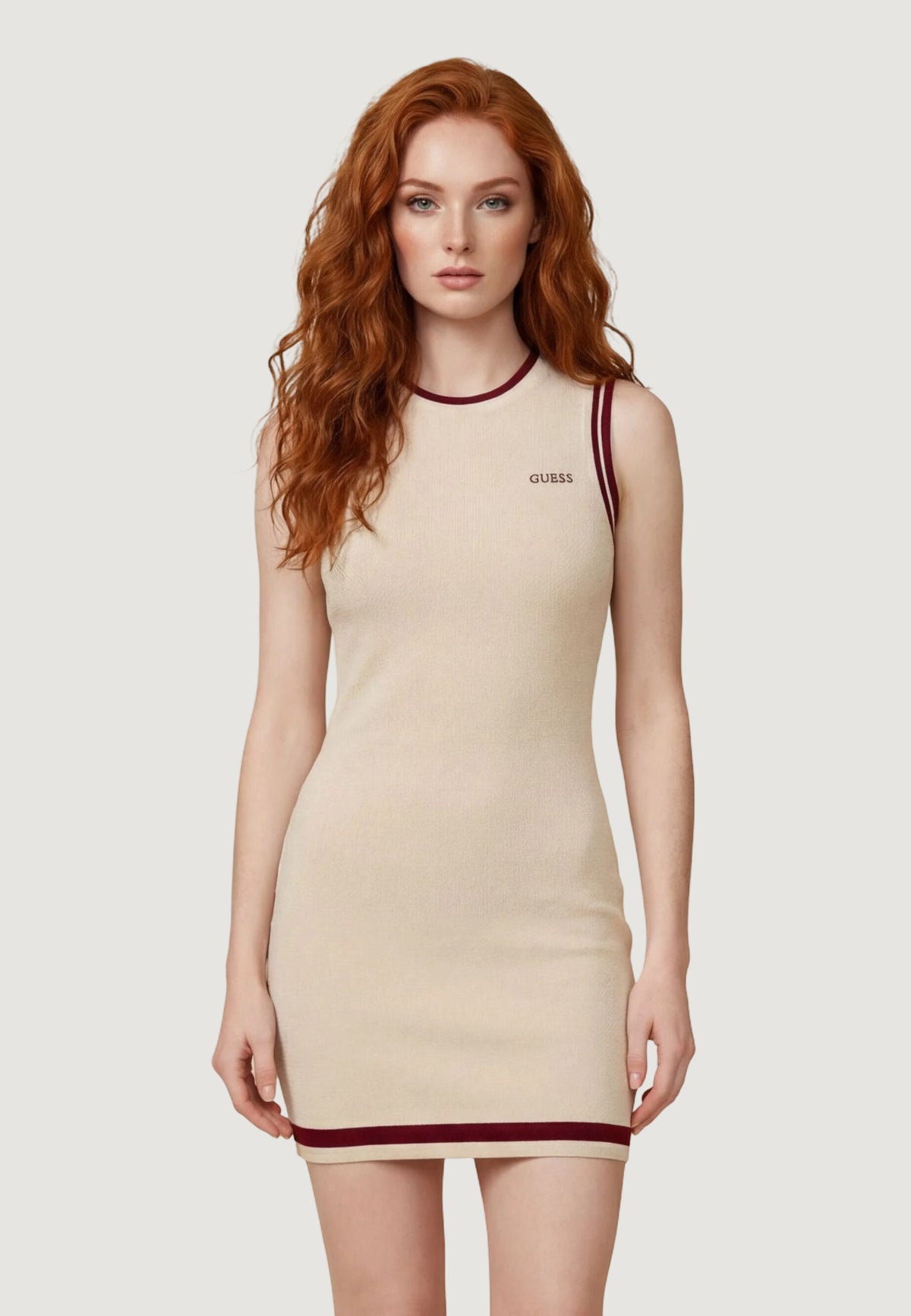 Vestito midi Guess Active GABRY CN SL SHORT DRESS SWTR